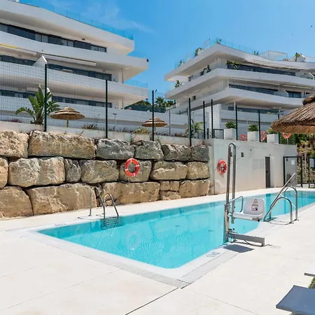 Getaway 2br W Sea View Apartment Estepona